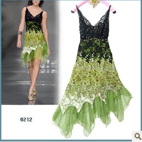 Green V Neck Lace Dresses