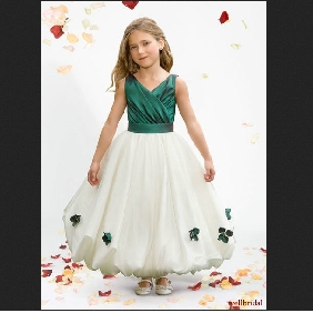 Green White Sleeveless Ruffles V Neck Flower Girl Dresses