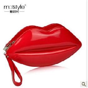 Red PU Leather Lips Shape Party Evening Bags