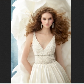 White V-neck Satin Knee Length Sweetheart Homecoming Dresses