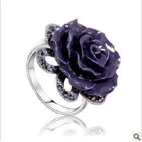 Purple Rose Ceramic With Shiny Diamond Wedding & Engagement Rings