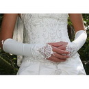 Vogue Wrist-length Bridal Gloves