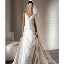 With Spaghetti Straps White Sleeveless Court Train Wedding Dresses