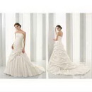 Fold Taffeta H52 Hot Elegant Strapless Wedding/Bridal Dresses A-line Watteau Train Flowers Layered