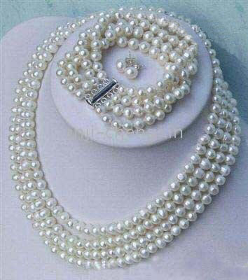 White Pearl Stylish Design Classic Elegance Jewelry Sets