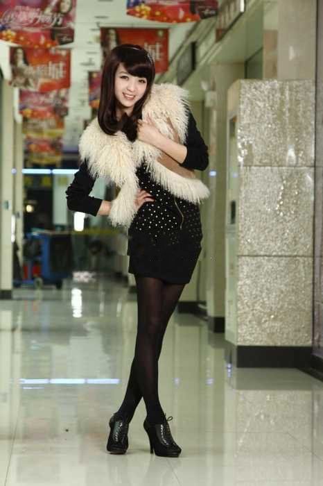 New Style Beautiful Fur and Feather Waistcoat With Tibet Sheep Fur Collars